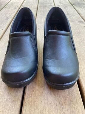 Easy Works by Easy Street Comfort Shoes with Non-Slip Soles. Work Clogs